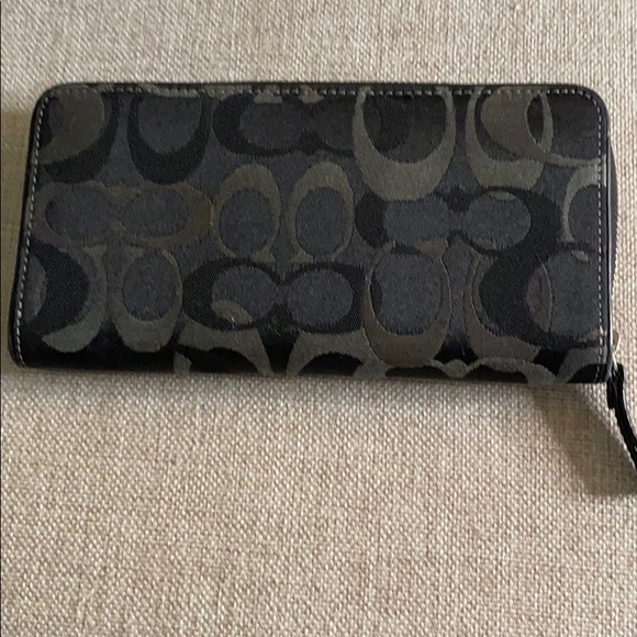Authentic Coach signature wallet - Picture 3 of 6